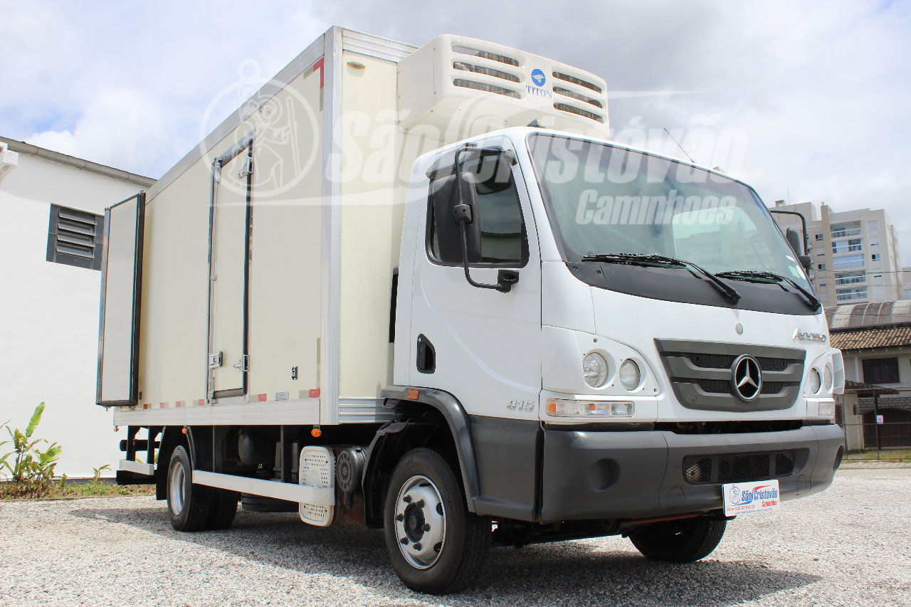 CAMINHAO MERCEDES-BENZ MB 815 Baú Frigorífico 3/4 4x2 São Cristóvão Caminhões SAO JOSE SANTA CATARINA SC